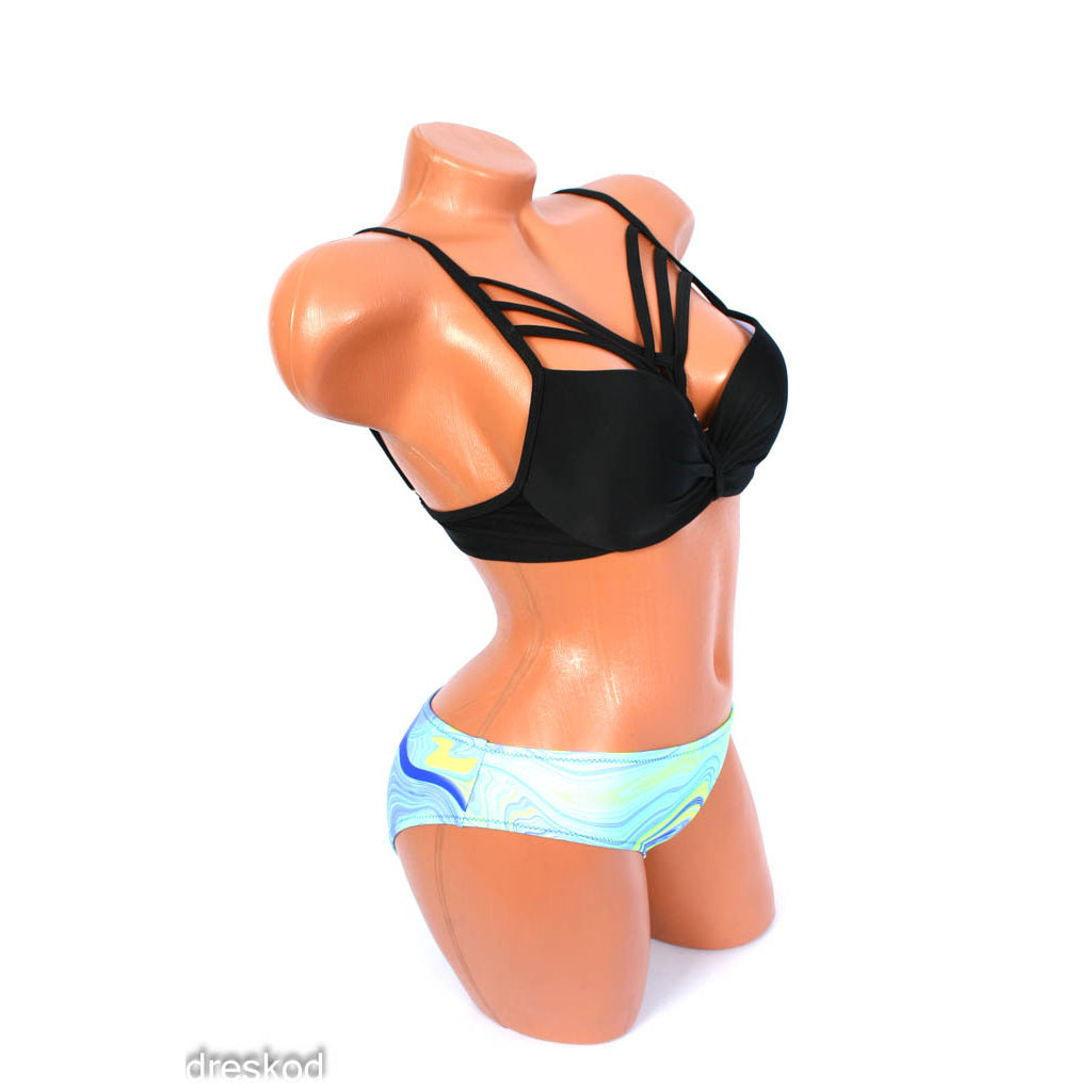 Бански костюм с повдигащи подплънки