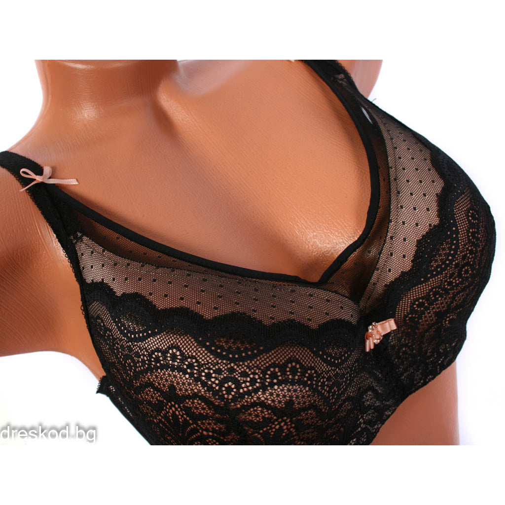 Сутиен с дантела и подплънки /чашка D/