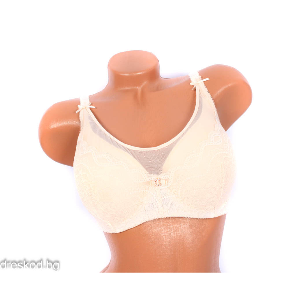 Сутиен с дантела и подплънки /чашка D/