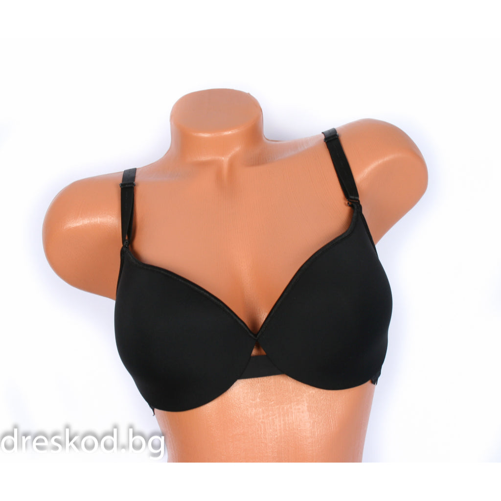 черен сутиен