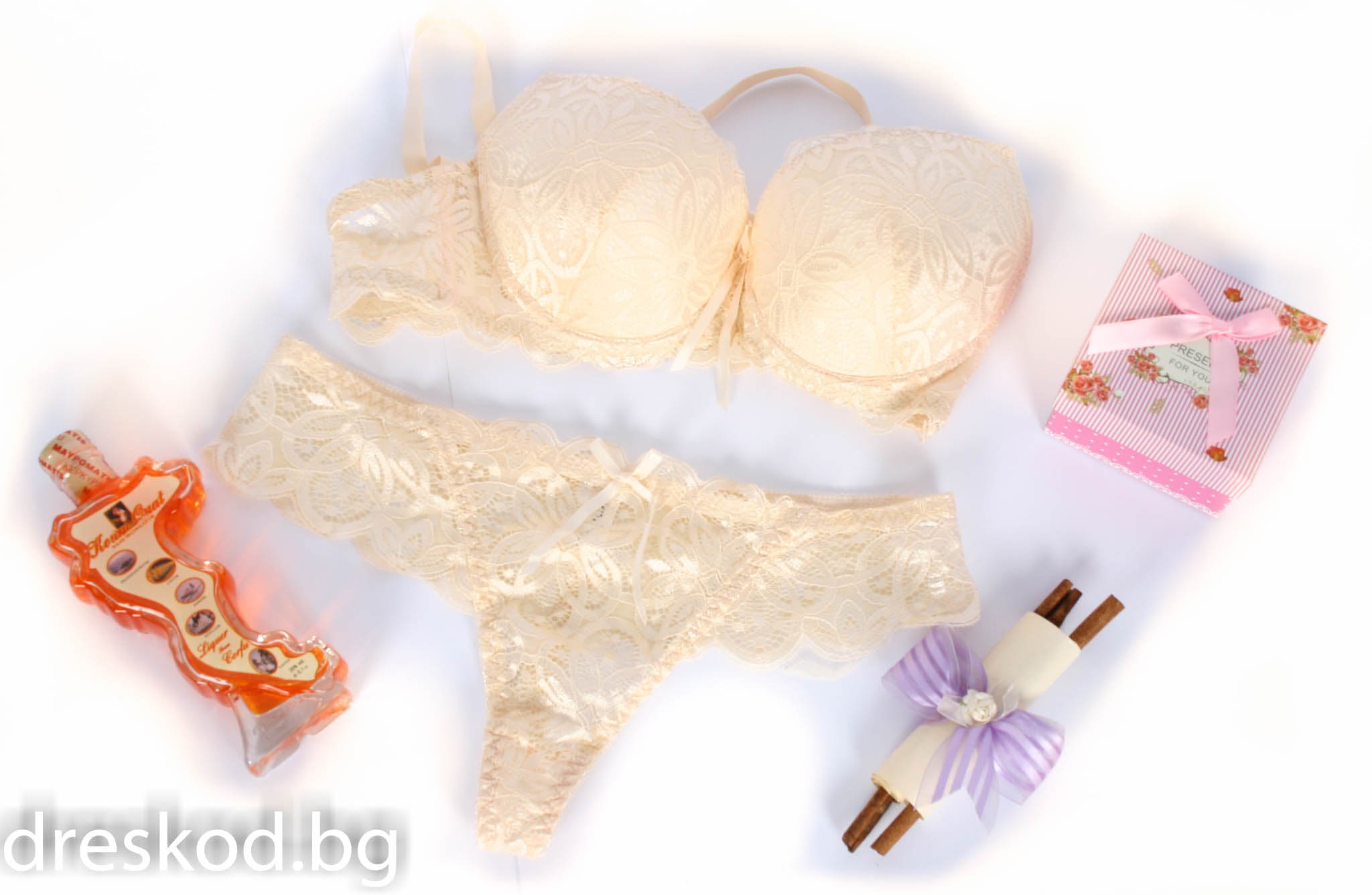 Дамски Комплект - бежов /чашка B/